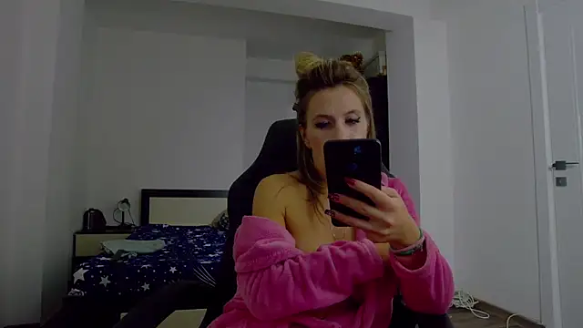 DedeSibel's cam snapshot