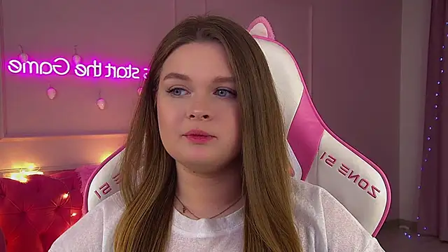 CrystalLyons live sex cam