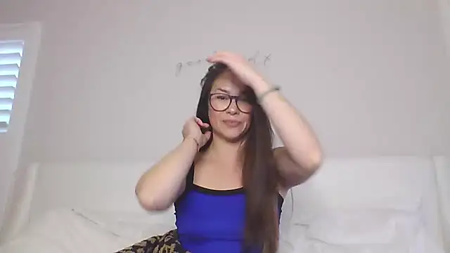 mixedasiangirl's cam snapshot