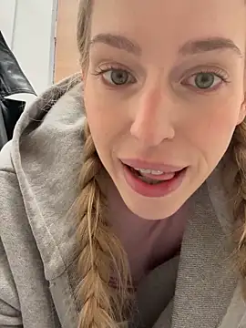 kira_mia live sex cam