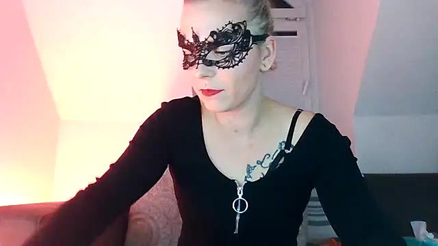 Vulva_Koenigin97 live sex cam