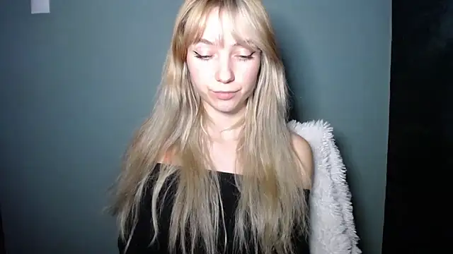 LuciaYoung's cam snapshot