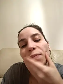 cristinalore's cam snapshot