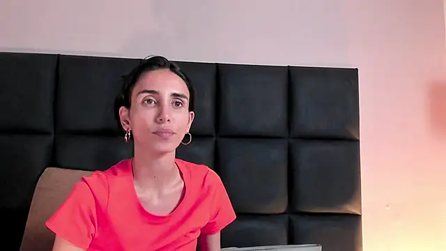 Nina_Cavaali's cam snapshot