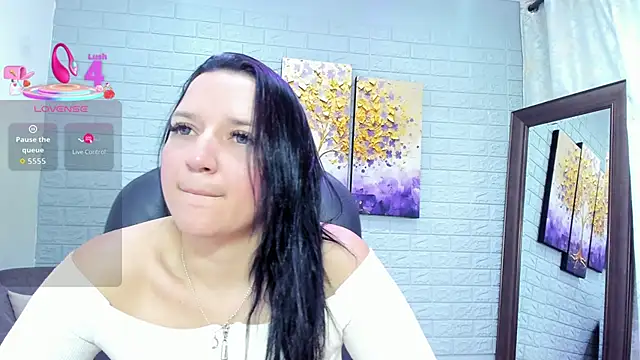 _EmilyJireh_'s cam snapshot