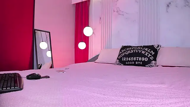 ninaevanss_'s cam snapshot