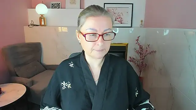 AlexandraKind live sex cam