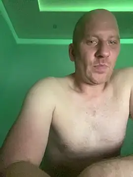 Krzysiekg123 live sex cam