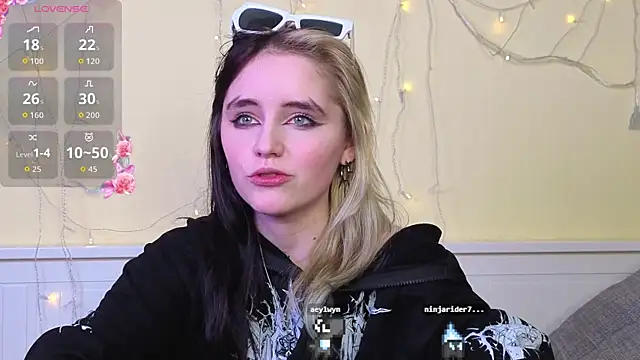 PortiaHedge's cam snapshot