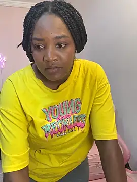 chanel_brunette's cam snapshot