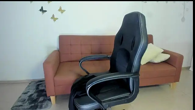 Lola__Milf's cam snapshot