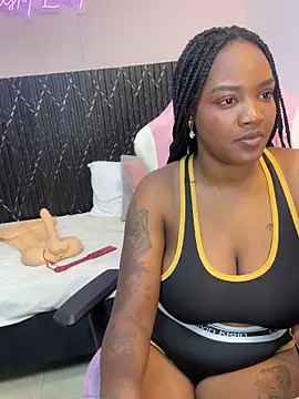 chanel_brunette's cam snapshot