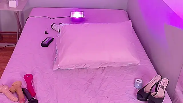 cutepetitee's cam snapshot