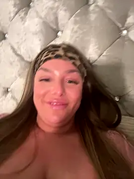 naughtychelseaxox's cam snapshot