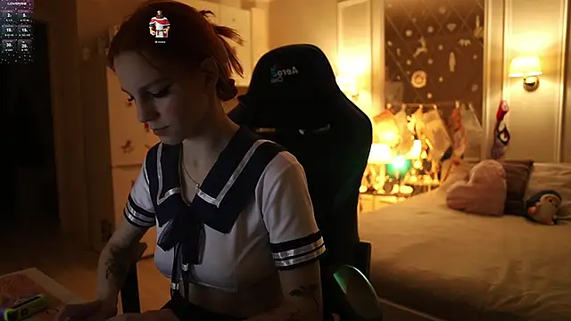 _alice_meyss_'s cam snapshot