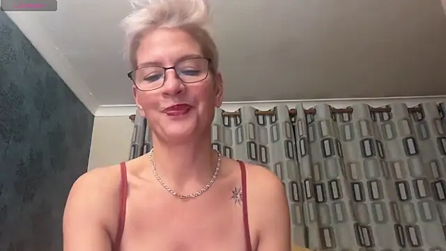 JennyHazel1's cam snapshot