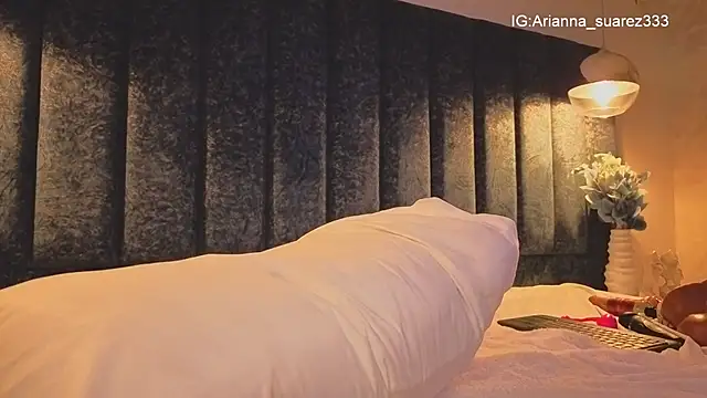 Ariannaa_Suarez1's cam snapshot