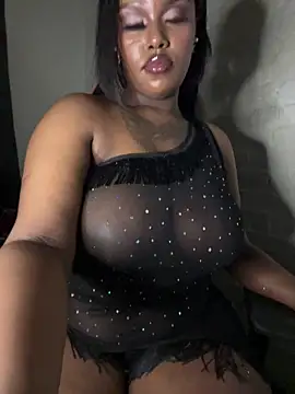 QUEEN_NOBUHLE_777's cam snapshot