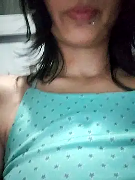 Maiden-Hot's cam snapshot