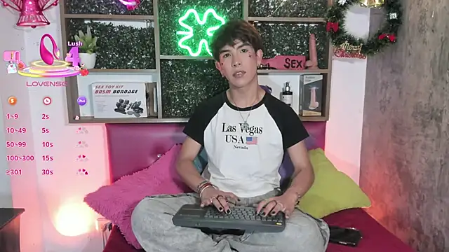 Angeldust19 live sex cam