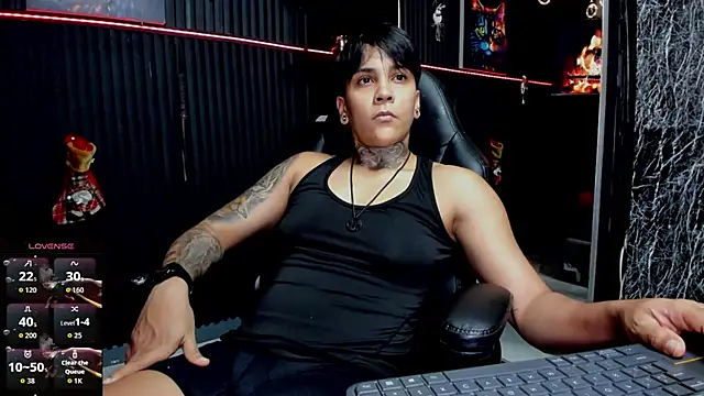 ZhoeStrong live sex cam