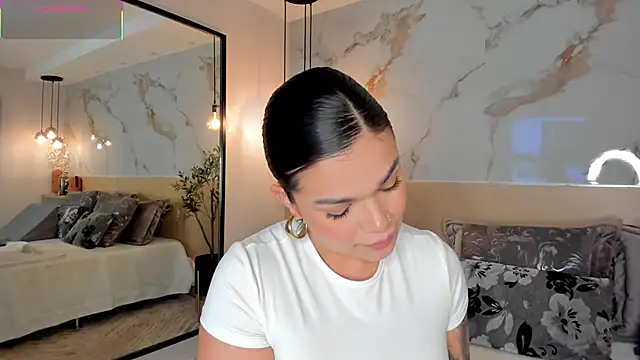 LeaThompson live sex cam