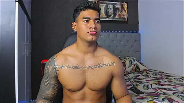 luigi_hot_ live sex cam