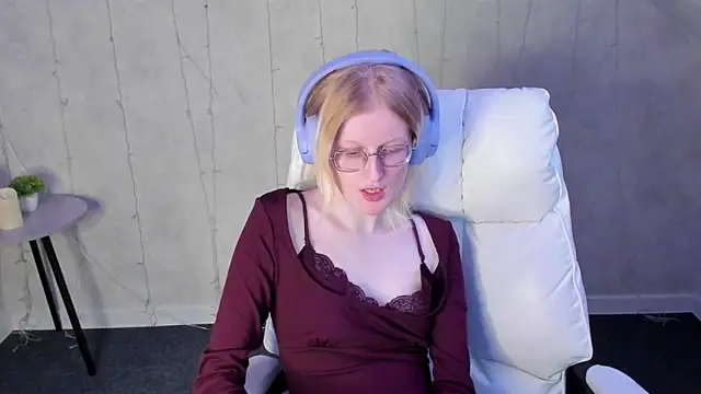 ElizabethHarpper's cam snapshot