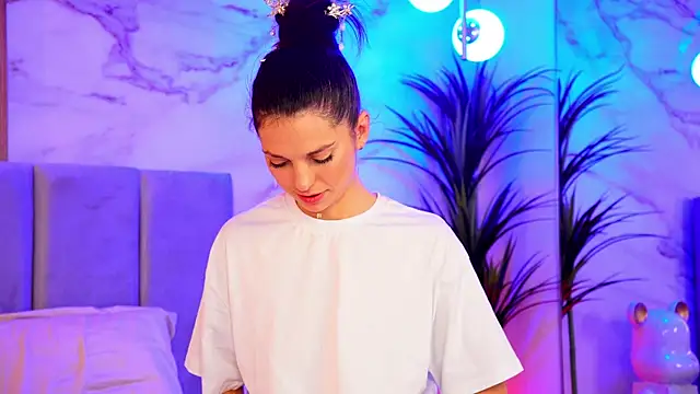 EllyLynn's cam snapshot