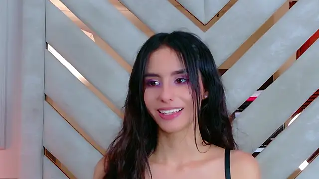 Sarah-Grace's cam snapshot