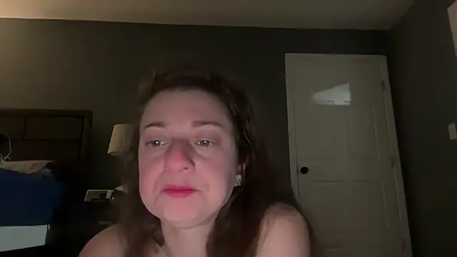 Nikkisnow99's cam snapshot