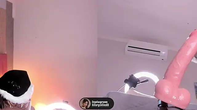 Hillary_Collins1's cam snapshot