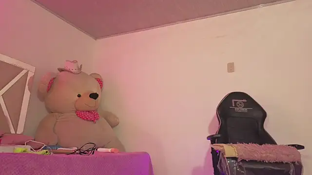 Laylafoxy_tay's cam snapshot