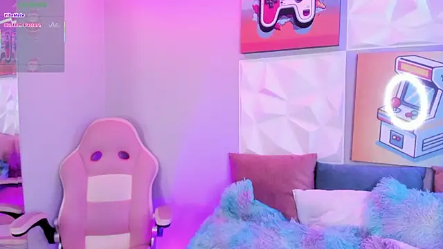 LindaWz_'s cam snapshot