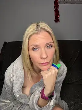 Lexi-Lux-X live sex cam