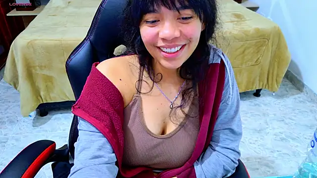 laureentt_'s cam snapshot