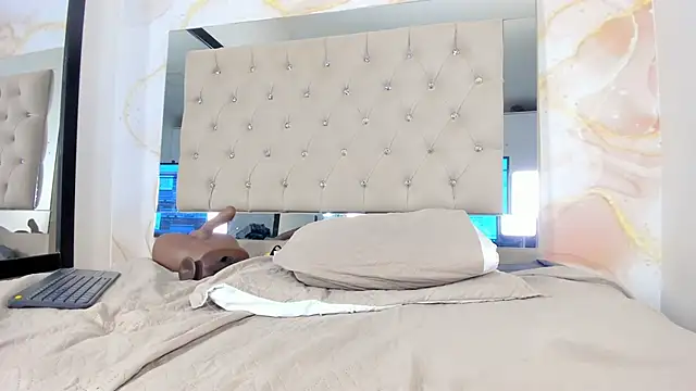 Luna_Tylor's cam snapshot