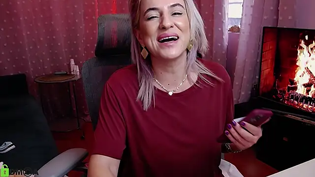 CarrieLoveX live sex cam