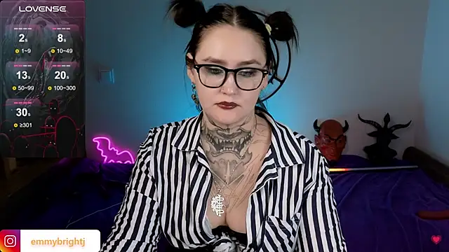 Emmybrightj_'s cam snapshot