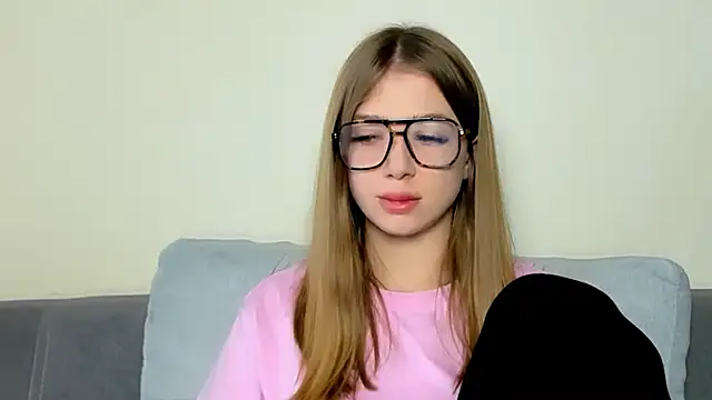 ElleLuv_'s cam snapshot