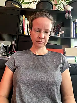 AnnikaRose live sex cam