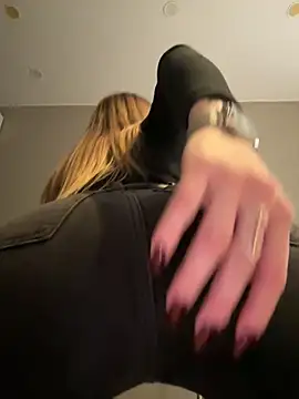 AriWild's cam snapshot