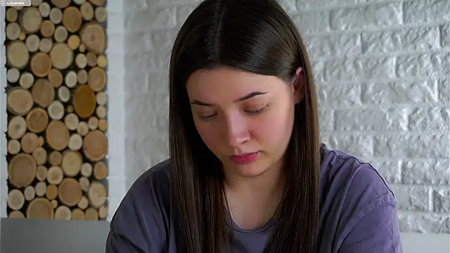 LowOncoming live sex cam