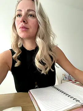 streetdoll live sex cam