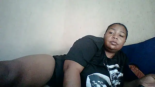 bustyboobs27's cam snapshot