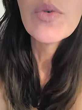 Viktoria_damenature's cam snapshot