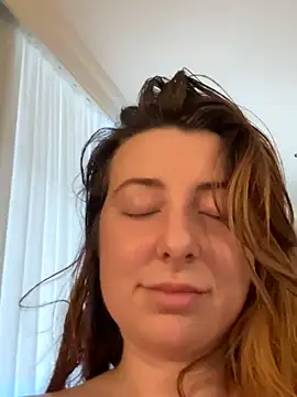 curvyflawless live sex cam