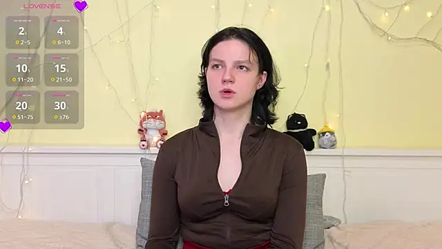 LatinaHuguenin live sex cam