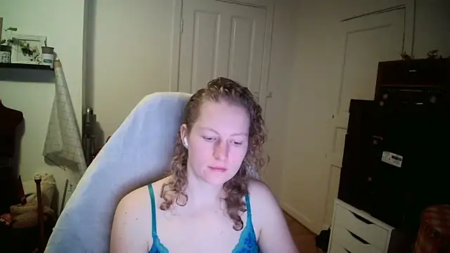 Girlnina-1995's cam snapshot