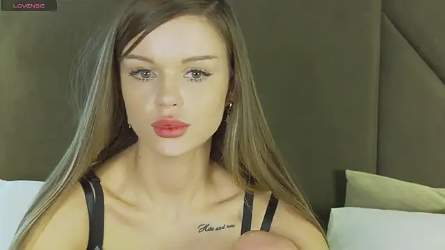 MarilynNova's cam snapshot